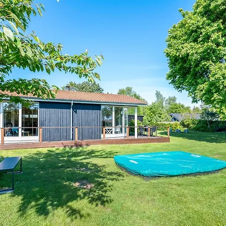 Holiday home Lirita - 700m From The Sea In Lolland- Falster And Mon By Interhome *